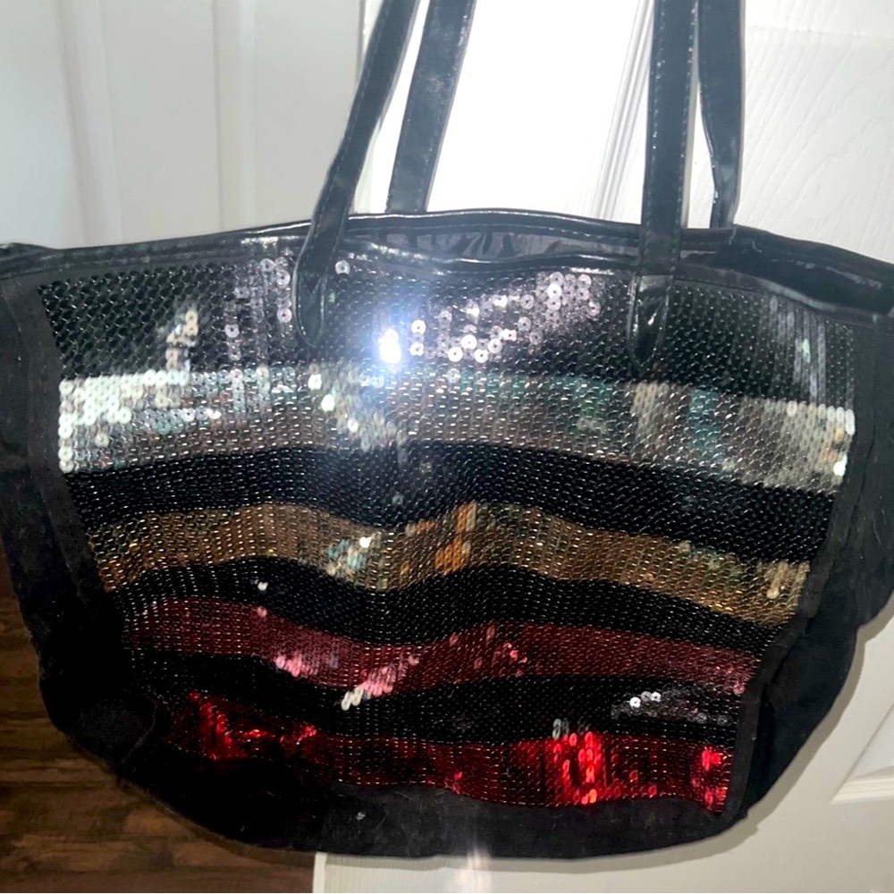 VS • NWOT
